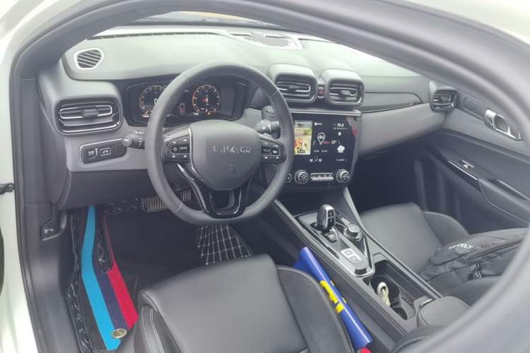 Used Lynk & Co 03 2021 2.0TD Automatic Jing Plus Center Console