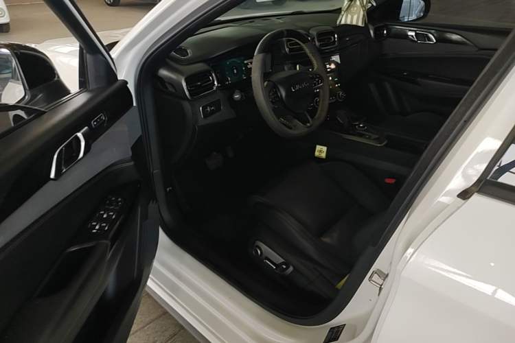 Used Lynk & Co 03 2021 2.0TD Automatic Trendy Champion Edition Driver Seat