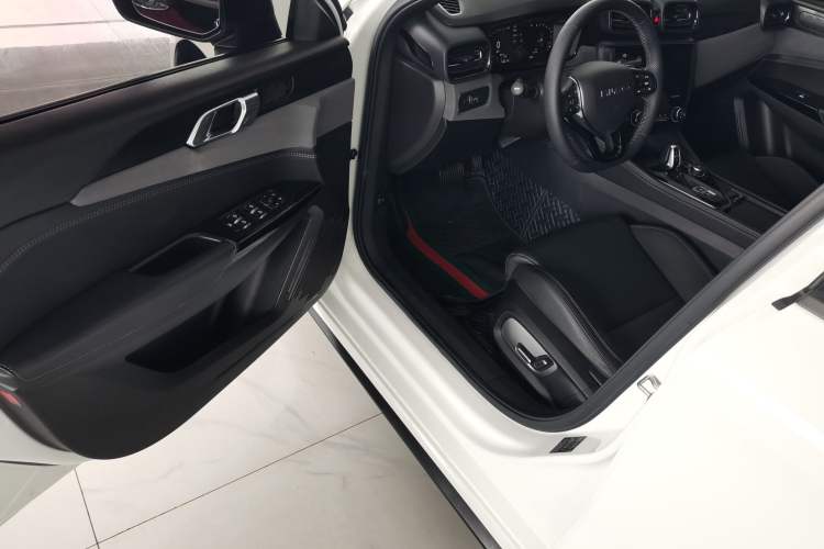Used Lynk & Co 03 2021 1.5TD DCT JingPlus Driver Seat