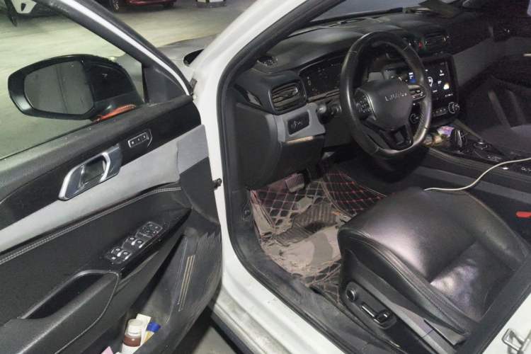 Used Lynk & Co 03 2021 2.0TD Automatic Trendy Champion Edition Driver Seat