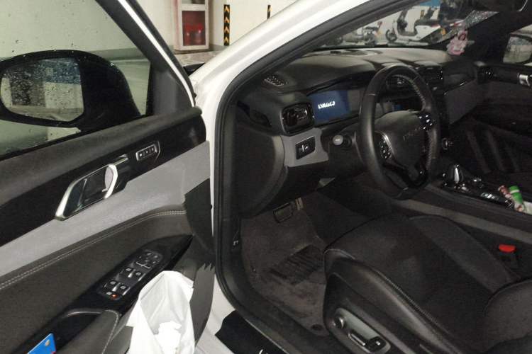Used Lynk & Co 03 2021 2.0TD Automatic Trendy Champion Edition Driver Seat
