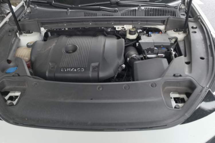 Used Lynk & Co 03 2021 2.0TD Automatic JingPro Engine Bay