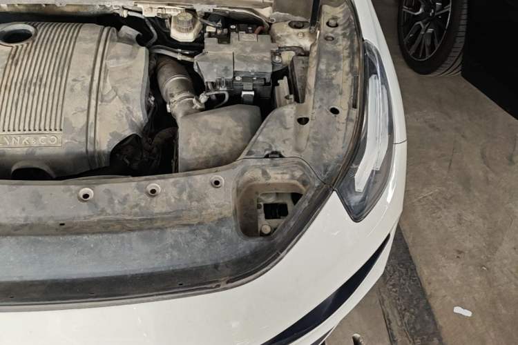 Used Lynk & Co 03 2021 1.5TD DCT JingPro Engine Bay Left