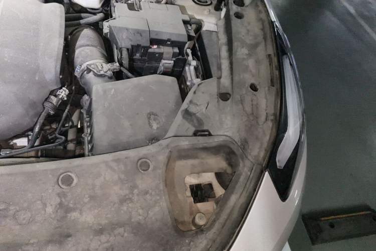 Used Lynk & Co 03 2021 2.0TD Automatic Trendy Champion Edition Engine Bay Left