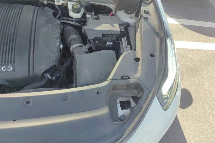 Used Lynk & Co 03 2021 1.5TD DCT Jing Champion Edition Engine Bay Left