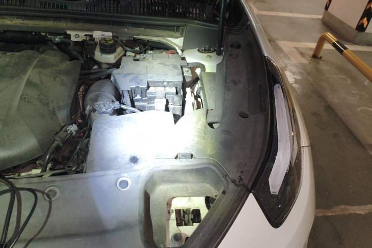 Used Lynk & Co 03 2021 2.0TD Automatic Trendy Champion Edition Engine Bay Left