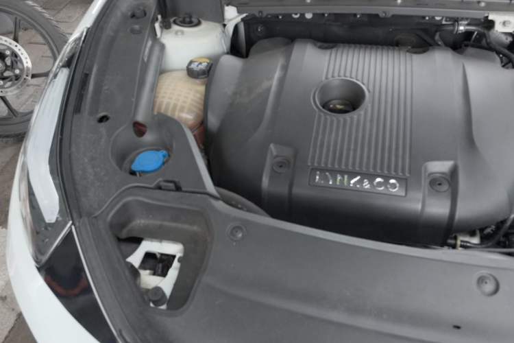 Used Lynk & Co 03 2021 2.0TD Automatic JingPro Engine Bay Right