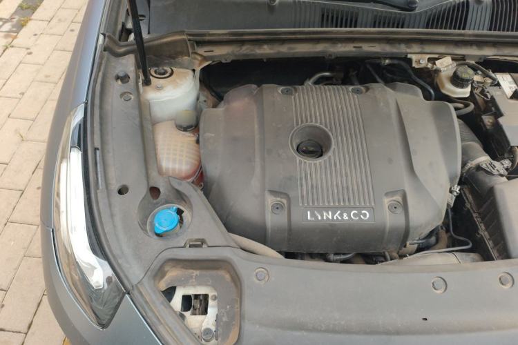 Used Lynk & Co 03 2021 2.0TD Automatic Trendy Champion Edition Engine Bay Right