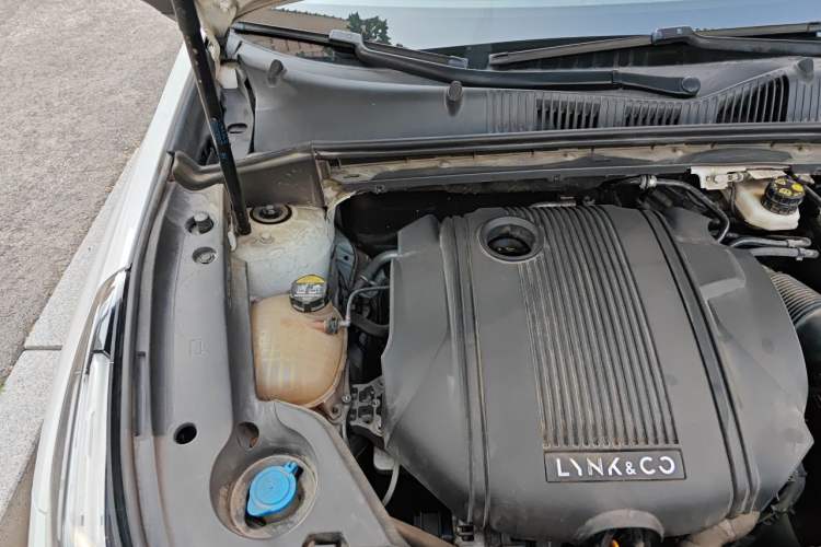 Used Lynk & Co 03 2021 1.5TD DCT JingPlus Engine Bay Right