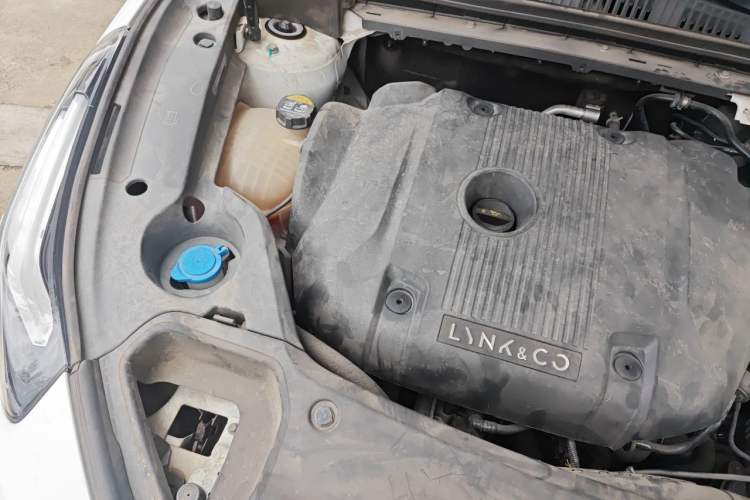Used Lynk & Co 03 2021 2.0TD Automatic Trendy Champion Edition Engine Bay Right