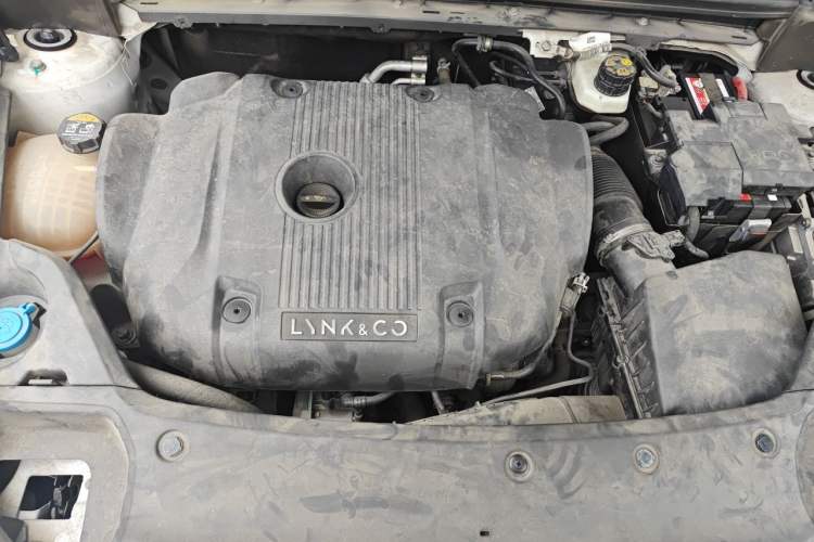 Used Lynk & Co 03 2021 2.0TD Automatic Trendy Champion Edition Engine Bay