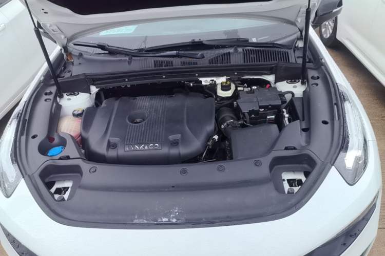 Used Lynk & Co 03 2021 2.0TD Automatic Jing Plus Engine Bay