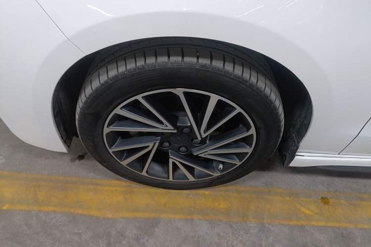 Used Lynk & Co 03 2021 1.5TD DCT JingPlus Exterior 4