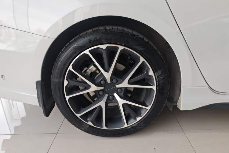 Used Lynk & Co 03 2021 2.0TD Automatic Trendy Champion Edition Exterior 5