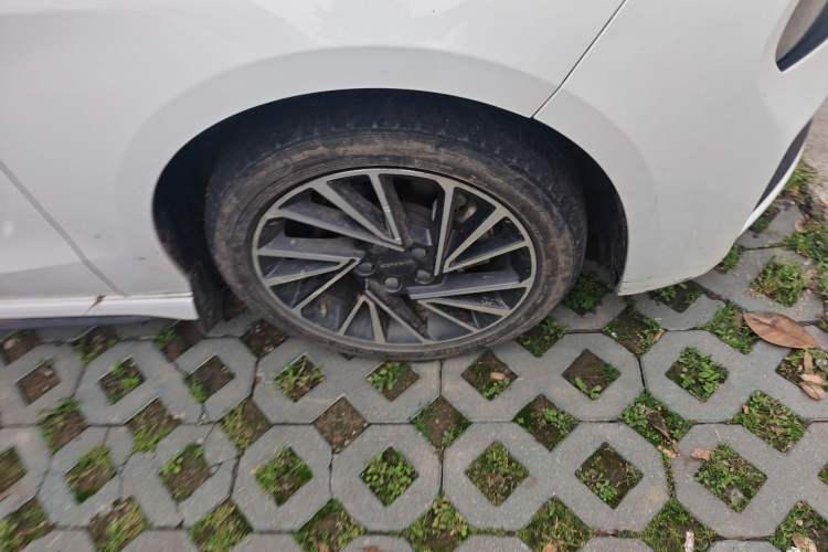 Used Lynk & Co 03 2021 1.5TD DCT JingPlus Exterior 7