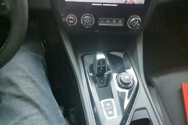 Used Lynk & Co 03 2021 2.0TD Automatic Trendy Champion Edition Gear Lever