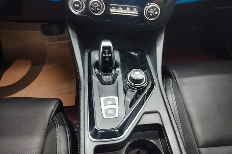 Used Lynk & Co 03 2021 1.5TD DCT Jing Champion Edition Gear Lever