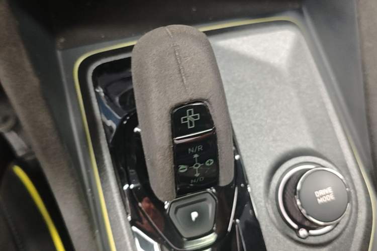 Used Lynk & Co 03 2021 03+ 2.0TD Automatic Wind-Chasing Edition Gear Lever