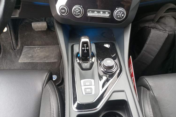 Used Lynk & Co 03 2021 2.0TD Automatic Trendy Champion Edition Gear Lever