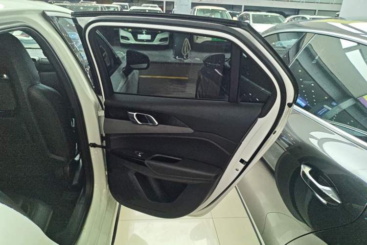 Used Lynk & Co 03 2021 2.0TD Automatic Trendy Champion Edition Interior 3