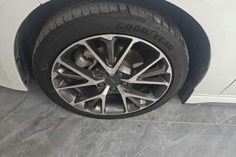 Used Lynk & Co 03 2021 1.5TD DCT Jing Champion Edition Left Front Wheel Hub