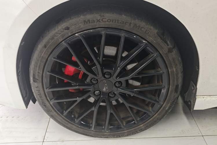 Used Lynk & Co 03 2021 03+ 2.0TD Automatic Wind-Chasing Edition Left Front Wheel Hub