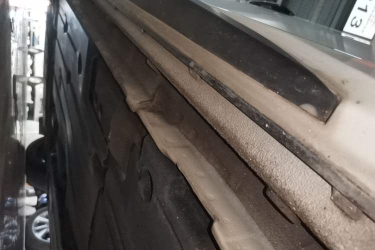 Used Lynk & Co 03 2021 1.5TD DCT Jing Champion Edition Left Side Sill