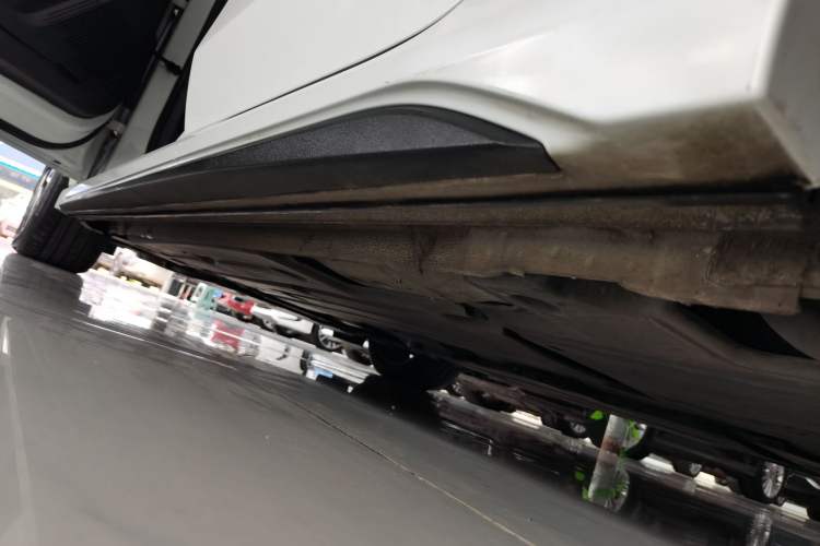 Used Lynk & Co 03 2021 1.5TD DCT JingPlus Left Side Sill