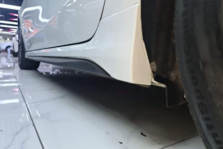 Used Lynk & Co 03 2021 1.5TD DCT JingPlus Left Side Sill