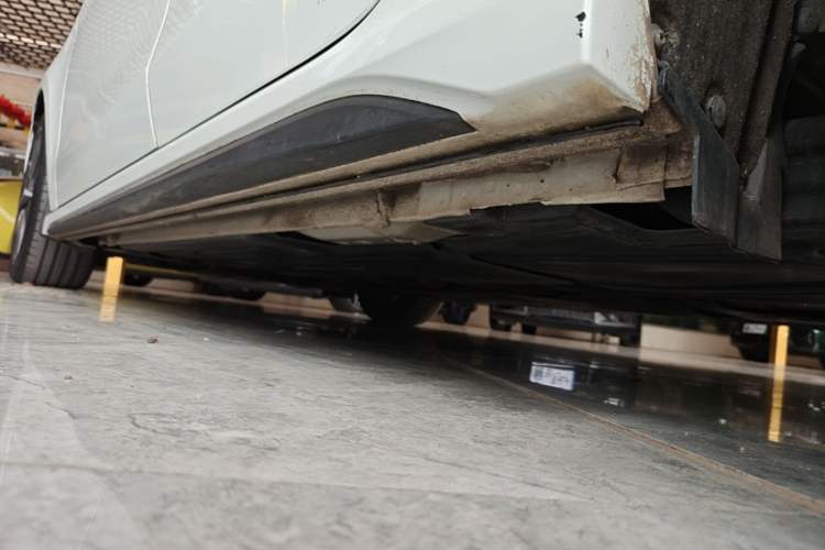 Used Lynk & Co 03 2021 2.0TD Automatic Trendy Champion Edition Left Side Sill