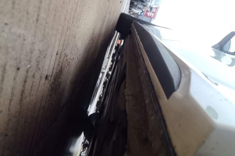 Used Lynk & Co 03 2021 2.0TD Automatic Jing Plus Left Side Sill