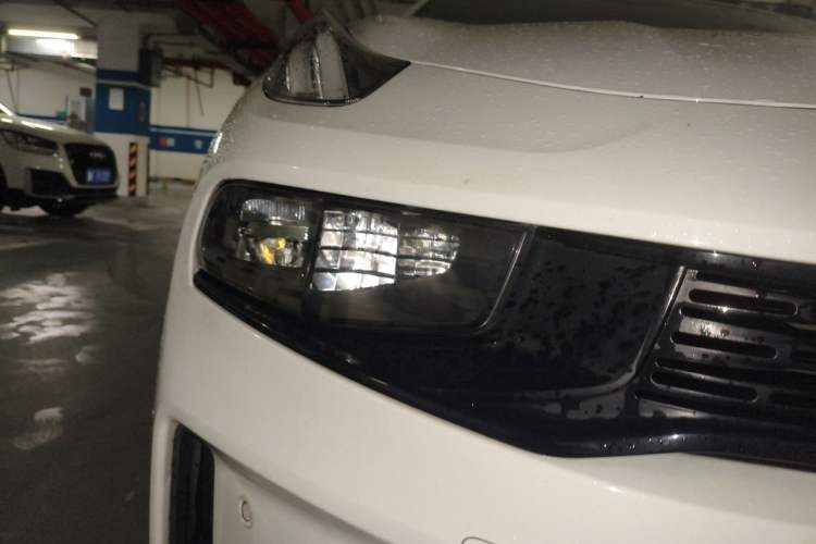Used Lynk & Co 03 2021 2.0TD Automatic Trendy Champion Edition Right Front Headlight