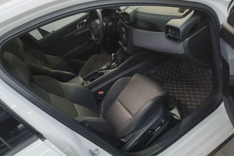 Used Lynk & Co 03 2021 2.0TD Automatic Trendy Champion Edition Right Front Seat