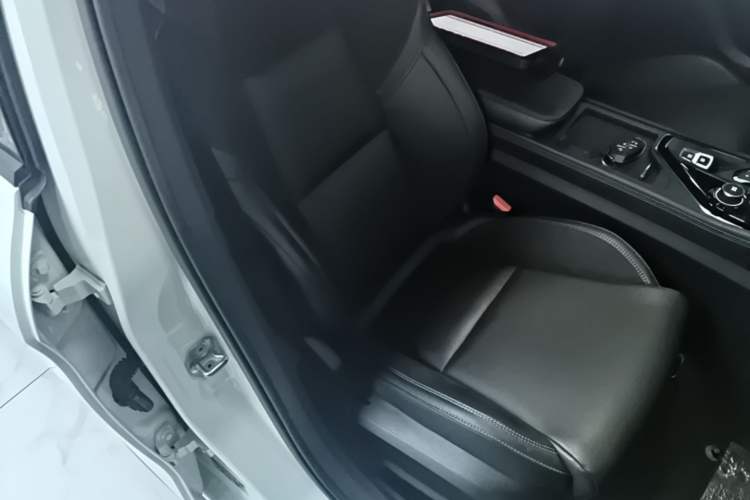 Used Lynk & Co 03 2021 1.5TD DCT JingPlus Right Front Seat