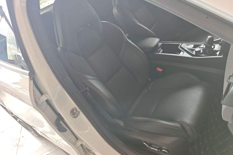 Used Lynk & Co 03 2021 2.0TD Automatic Trendy Champion Edition Right Front Seat
