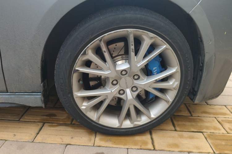 Used Lynk & Co 03 2021 2.0TD Automatic Trendy Champion Edition Right Front Wheel Hub