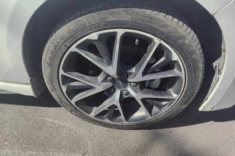 Used Lynk & Co 03 2021 1.5TD DCT Jing Champion Edition Right Front Wheel Hub