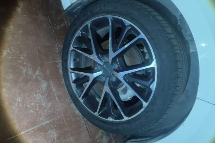 Used Lynk & Co 03 2021 1.5TD DCT Jing Champion Edition Right Front Wheel Hub