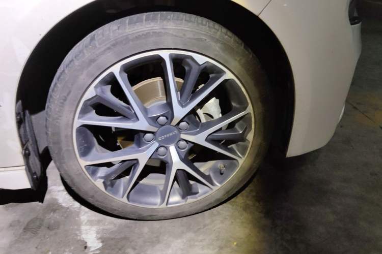 Used Lynk & Co 03 2021 1.5TD DCT Jing Champion Edition Right Front Wheel Hub