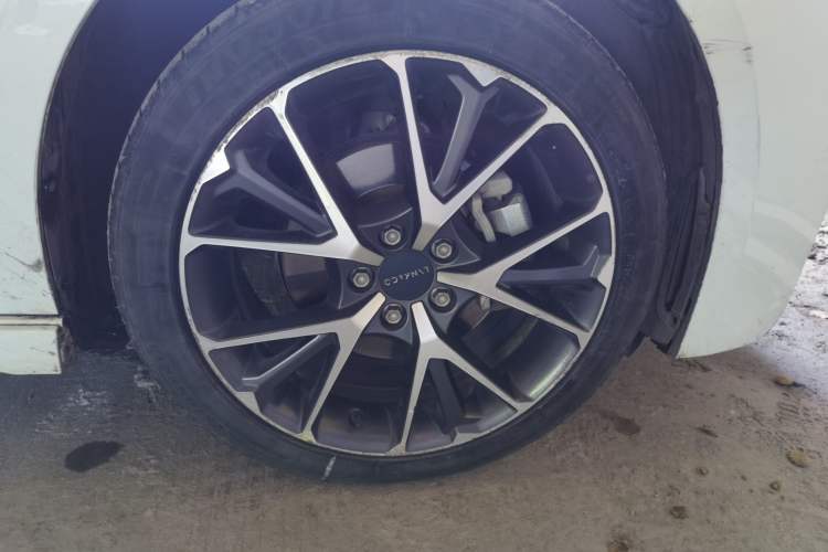 Used Lynk & Co 03 2021 1.5TD DCT Jing Champion Edition Right Front Wheel Hub