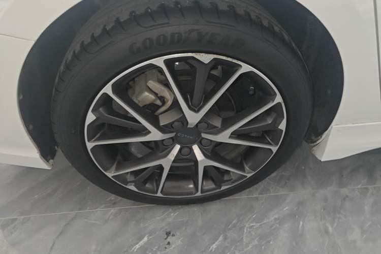 Used Lynk & Co 03 2021 1.5TD DCT Jing Champion Edition Right Rear Wheel Hub