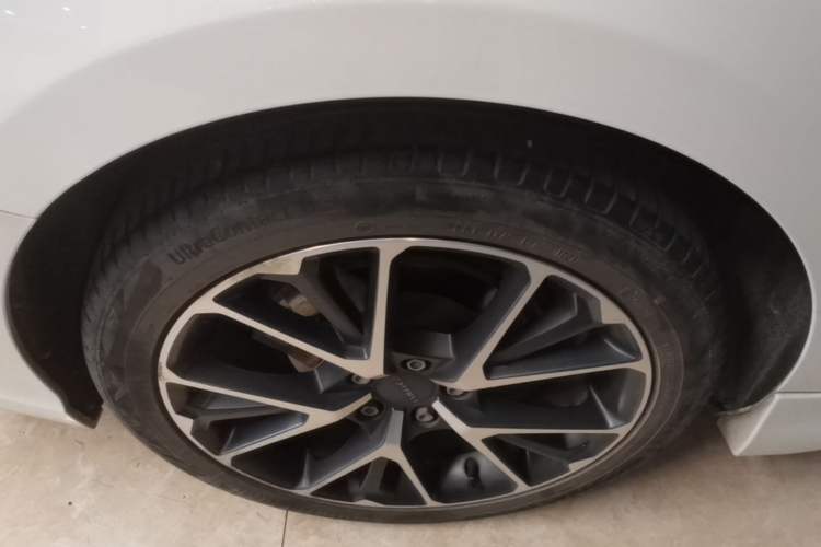 Used Lynk & Co 03 2021 1.5TD DCT Jing Champion Edition Right Rear Wheel Hub