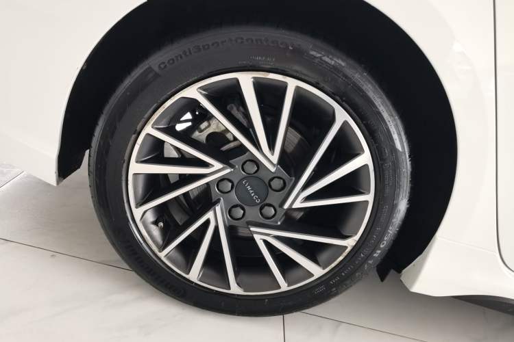 Used Lynk & Co 03 2021 1.5TD DCT JingPlus Right Rear Wheel Hub