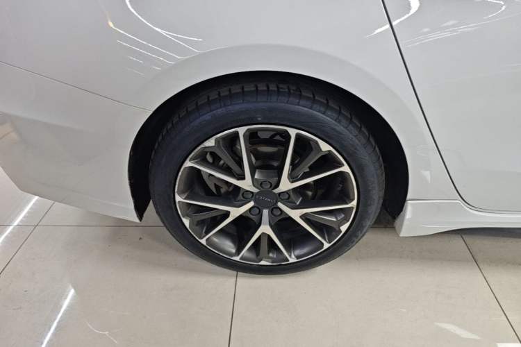 Used Lynk & Co 03 2021 1.5TD DCT Jing Champion Edition Right Rear Wheel Hub