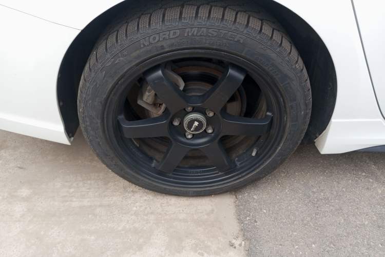 Used Lynk & Co 03 2021 2.0TD Automatic Trendy Champion Edition Right Rear Wheel Hub