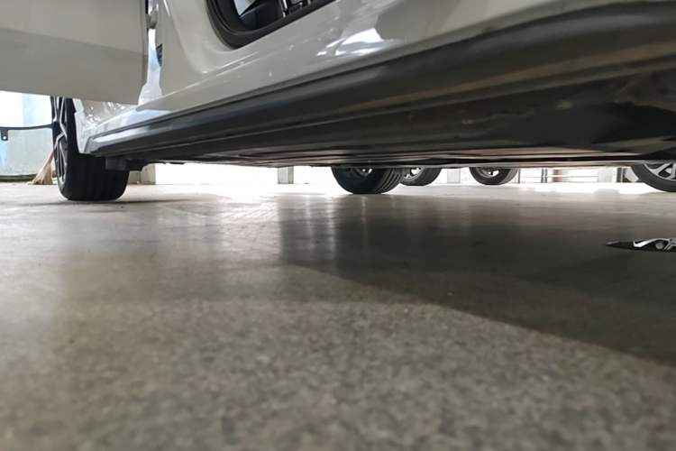 Used Lynk & Co 03 2021 2.0TD Automatic Trendy Champion Edition Right Side Sill