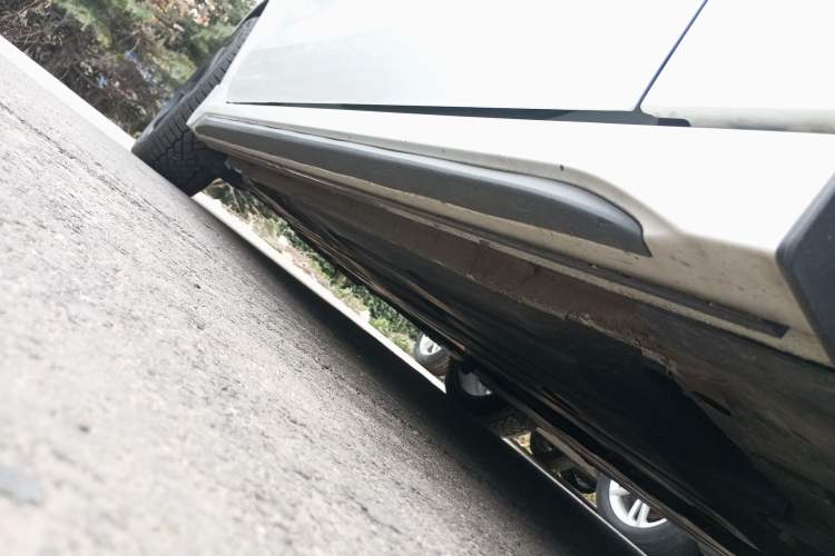 Used Lynk & Co 03 2021 2.0TD Automatic Trendy Champion Edition Right Side Sill