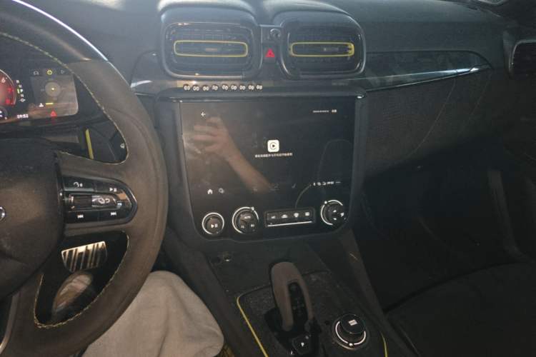 Used Lynk & Co 03 2021 03+ 2.0TD Automatic Wind-Chasing Edition Audio And AC Panel