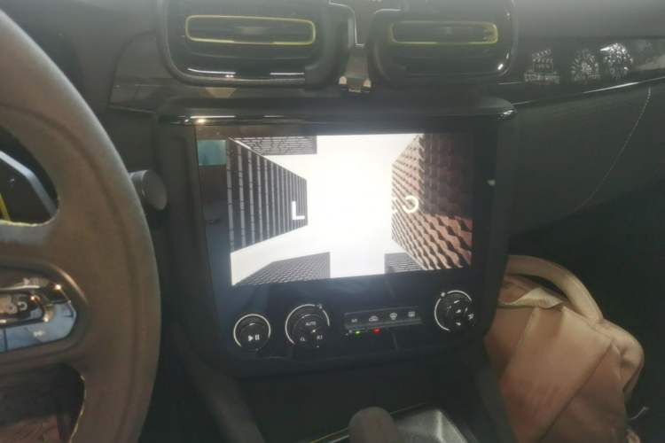 Used Lynk & Co 03 2021 03+ 2.0TD Automatic Wind-Chasing Edition Audio And AC Panel