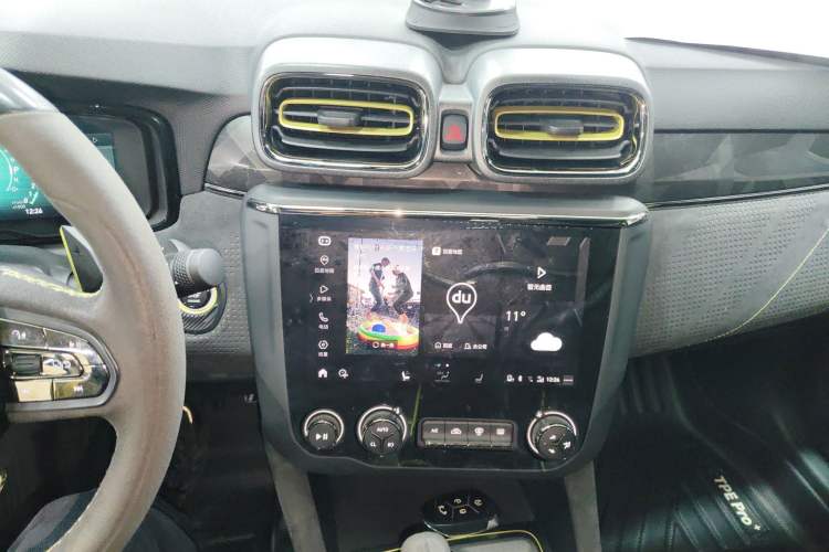 Used Lynk & Co 03 2021 03+ 2.0TD Automatic Wind-Chasing Edition Audio And AC Panel